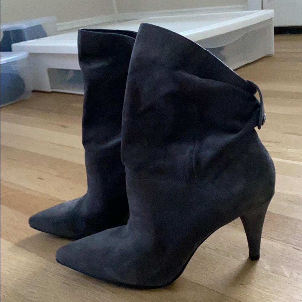 Michael Kors Grey suede ankle booties size 7/37